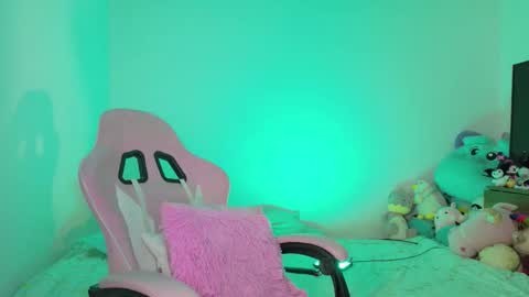 Danielle  online show from February 13, 9:49 am