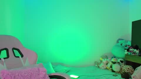 Danielle  online show from April 14, 9:37 am