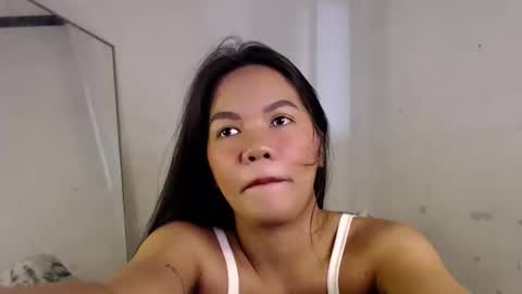 Snapshot of urbeautifulnightmare chatting on October 16, 12:39 pm venice online show from October 16, 12:39 pm