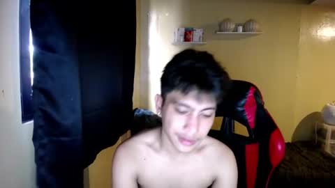 Snapshot of urcuteguy_jhonx chatting on July 24, 6:22 am Dannie online show from July 24, 6:22 am