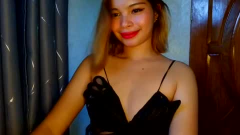 Snapshot of urcutiepiegirl chatting on July 26, 5:04 am urcutiepiegirl online show from July 26, 5:04 am