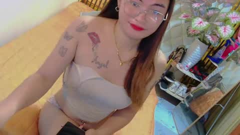 Snapshot of urdream_bride chatting on July 20, 7:27 pm urdream_bride online show from July 20, 7:27 pm