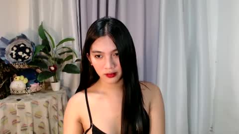 Snapshot of urdreamgirl_ chatting on February 5, 1:54 pm Trixie online show from February 5, 1:54 pm