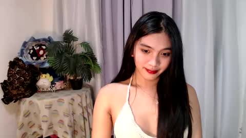 Snapshot of urdreamgirl_ chatting on March 12, 4:35 pm Trixie online show from March 12, 4:35 pm