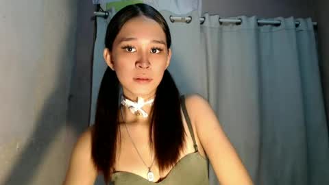 Snapshot of urdreamgirl_stephanie chatting on June 18, 10:30 am stephanie online show from June 18, 10:30 am