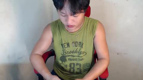 Snapshot of urfeet_jest chatting on April 23, 2:46 am jess online show from April 23, 2:46 am