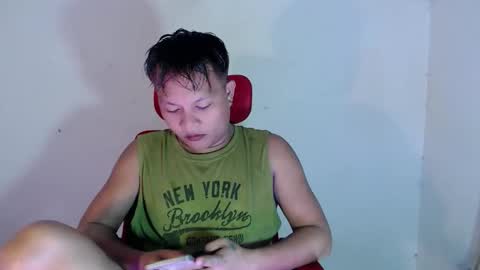 Snapshot of urfeet_jest chatting on May 3, 1:28 pm jess online show from May 3, 1:28 pm