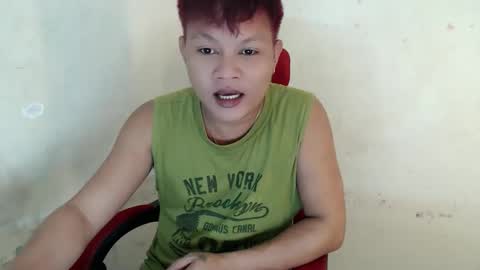 Snapshot of urfeet_jest chatting on May 11, 2:45 pm jess online show from May 11, 2:45 pm