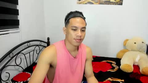 Snapshot of urfucker_vinz chatting on April 26, 12:47 pm urfucker_vinz online show from April 26, 12:47 pm
