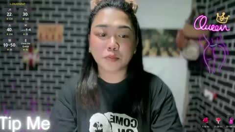 Snapshot of urgirl_dimple chatting on June 15, 9:22 am Dimple online show from June 15, 9:22 am