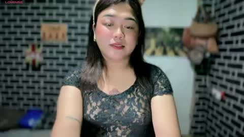 Snapshot of urgirl_dimple chatting on June 17, 4:19 pm Dimple online show from June 17, 4:19 pm