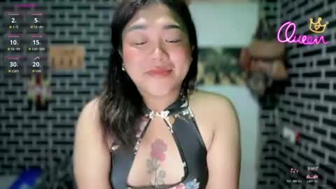 Snapshot of urgirl_dimple chatting on June 20, 7:44 am Dimple online show from June 20, 7:44 am