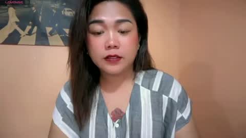 Snapshot of urgirl_dimple chatting on July 12, 5:48 pm Dimple online show from July 12, 5:48 pm