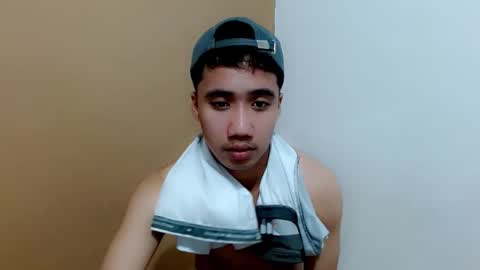 Snapshot of urguy_habibi chatting on March 26, 3:06 pm Bib online show from March 26, 3:06 pm