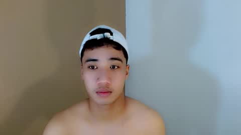 Snapshot of urguy_habibi chatting on March 27, 8:48 am Bib online show from March 27, 8:48 am
