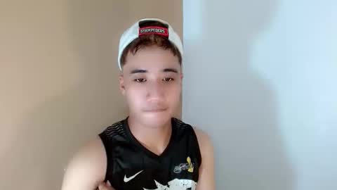 Snapshot of urguy_habibi chatting on April 11, 9:57 am Bib online show from April 11, 9:57 am