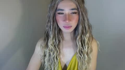 Snapshot of urguy_habibi chatting on April 22, 12:28 pm Bib online show from April 22, 12:28 pm