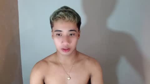 Snapshot of urguy_habibi chatting on June 24, 10:42 pm Bib online show from June 24, 10:42 pm