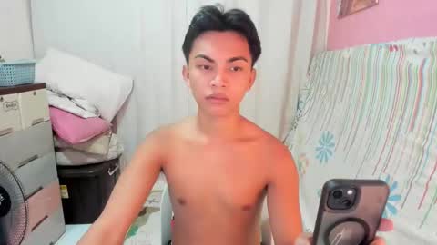 Snapshot of urguy_marco chatting on May 31, 1:40 pm urguy_marco online show from May 31, 1:40 pm