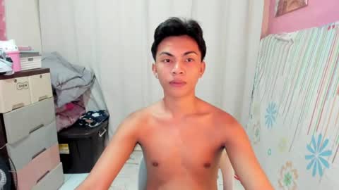Snapshot of urguy_marco chatting on July 18, 1:59 pm urguy_marco online show from July 18, 1:59 pm