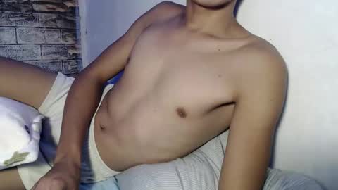 Snapshot of urhotasian_xxx chatting on October 26, 3:45 am urhotasian_xxx online show from October 26, 3:45 am