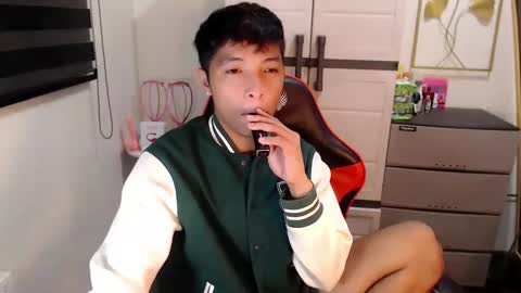 Ethan online show from March 26, 5:18 pm