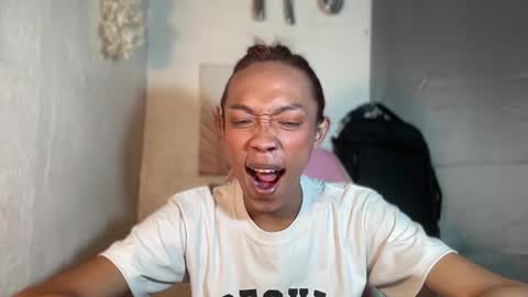 Snapshot of urhotfemboi_jayjay chatting on May 31, 9:49 am itsjayjay online show from May 31, 9:49 am