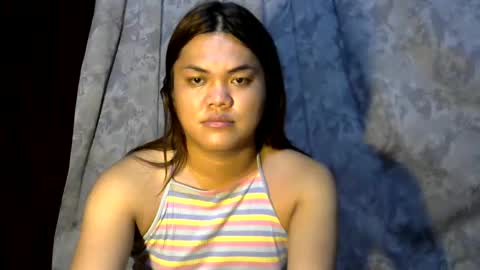 Snapshot of urhottie_bella chatting on June 5, 7:19 pm urhottie_bella online show from June 5, 7:19 pm