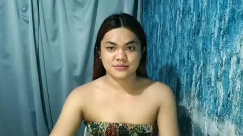 Snapshot of urhottie_bella chatting on June 20, 2:58 am urhottie_bella online show from June 20, 2:58 am