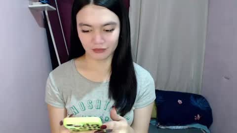Snapshot of urhottiest_katey chatting on June 16, 4:15 am Katey online show from June 16, 4:15 am