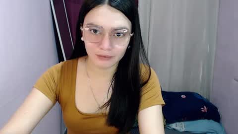 Snapshot of urhottiest_katey chatting on June 25, 5:12 am Katey online show from June 25, 5:12 am