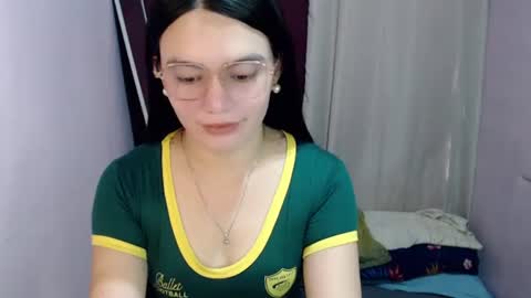 Snapshot of urhottiest_katey chatting on July 7, 4:59 am Katey online show from July 7, 4:59 am