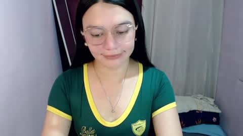 Snapshot of urhottiest_katey chatting on July 7, 6:47 am Katey online show from July 7, 6:47 am