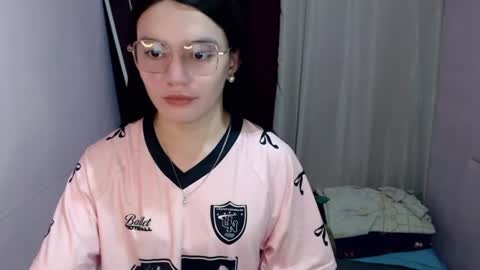 Snapshot of urhottiest_katey chatting on July 7, 7:56 am Katey online show from July 7, 7:56 am