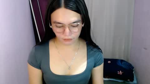 Snapshot of urhottiest_katey chatting on July 15, 6:40 am Katey online show from July 15, 6:40 am