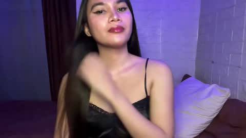 Snapshot of urhottylicious_cum chatting on June 10, 2:27 pm urhottylicious_cum online show from June 10, 2:27 pm
