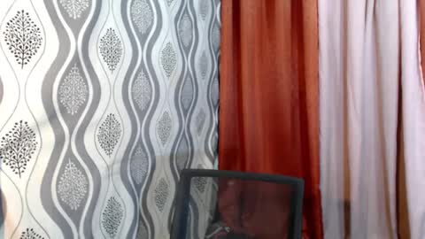 Snapshot of urhunky_ivan chatting on January 27, 12:33 am urhunky_ivan online show from January 27, 12:33 am