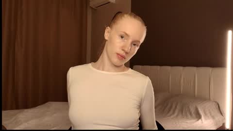 Snapshot of uriyani chatting on May 27, 6:38 pm ElizabethLizy online show from May 27, 6:38 pm
