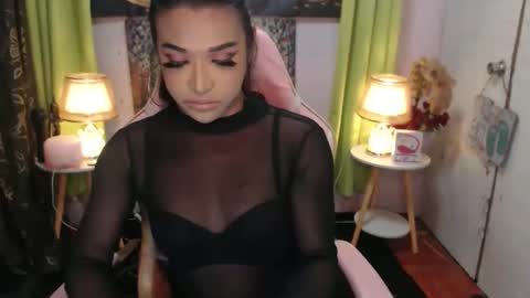 Queen Nicole online show from February 17, 9:03 am