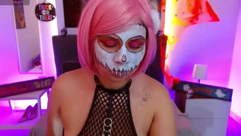 Snapshot of urlil_bunny chatting on October 31, 8:43 pm My real name is Iris online show from October 31, 8:43 pm