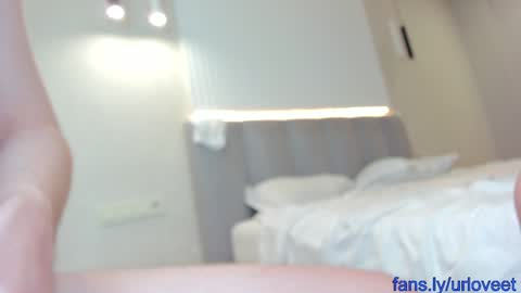 Snapshot of urloveet chatting on January 20, 10:37 pm Mila and Paul online show from January 20, 10:37 pm