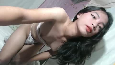 Snapshot of urlovely_ariana chatting on April 29, 11:33 pm Ariana online show from April 29, 11:33 pm