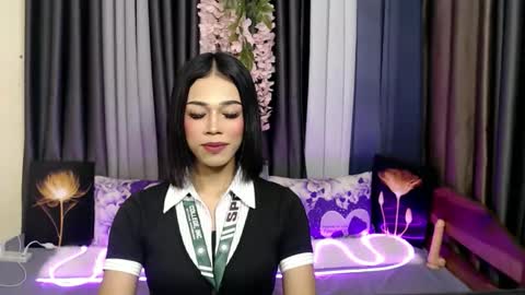 Snapshot of urlovely_jemma chatting on May 17, 10:17 pm urlovely_jemma online show from May 17, 10:17 pm