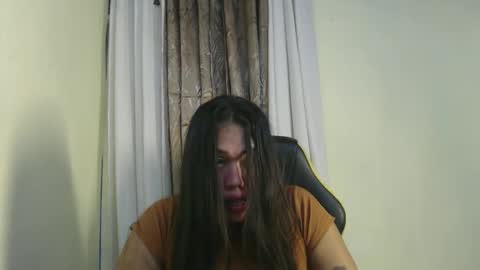 Snapshot of urlovely_sofie chatting on September 13, 8:19 pm Sofie online show from September 13, 8:19 pm