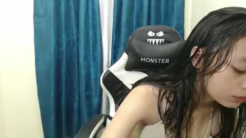 Snapshot of urlovely_yang03 chatting on February 10, 12:31 pm juliana online show from February 10, 12:31 pm
