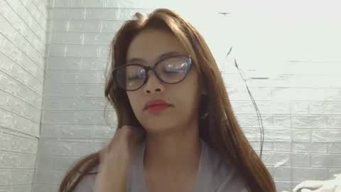 Snapshot of urlovely_yang03 chatting on February 23, 5:21 pm juliana online show from February 23, 5:21 pm