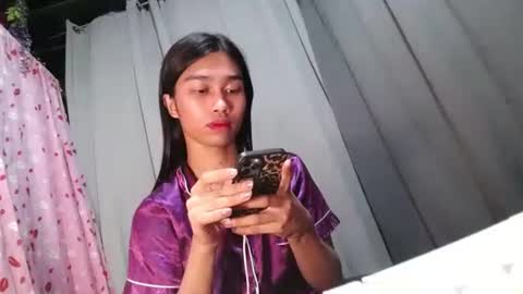 urloverjasmine_xx online show from May 1, 2:43 pm