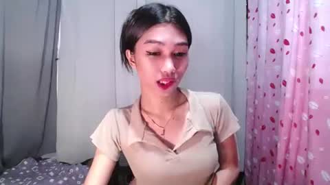 Snapshot of urloverjasmine_xx chatting on May 14, 12:12 pm urloverjasmine_xx online show from May 14, 12:12 pm