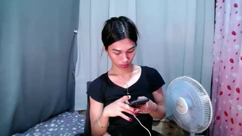 Snapshot of urloverjasmine_xx chatting on May 15, 11:12 pm urloverjasmine_xx online show from May 15, 11:12 pm