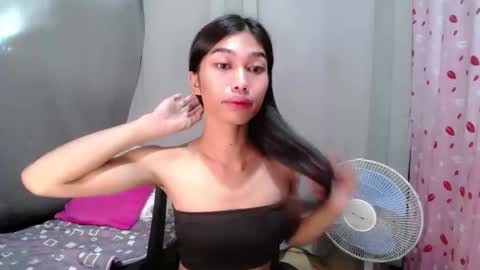 Snapshot of urloverjasmine_xx chatting on May 21, 11:56 pm urloverjasmine_xx online show from May 21, 11:56 pm